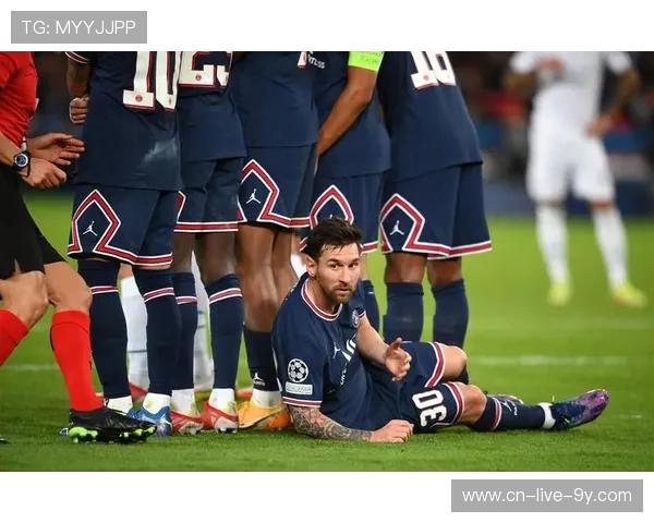 以利雅得新月强势登场激战焦点赛事全场氛围燃爆球迷热情