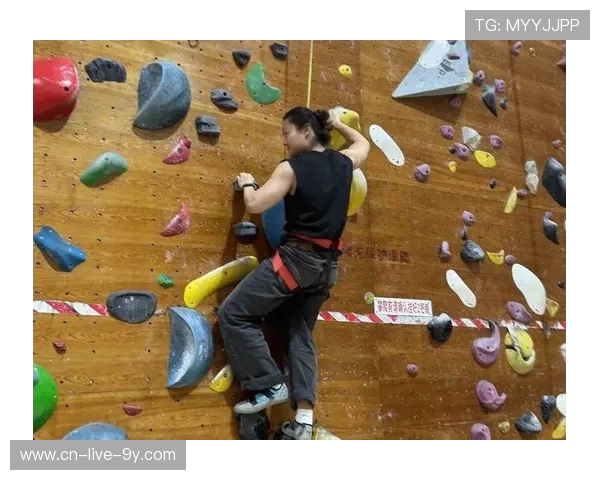 成都攀岩队的节奏与挑战探索攀岩运动的魅力与团队精神 成都攀岩队的节奏与挑战探索攀岩运动的魅力与团队精神