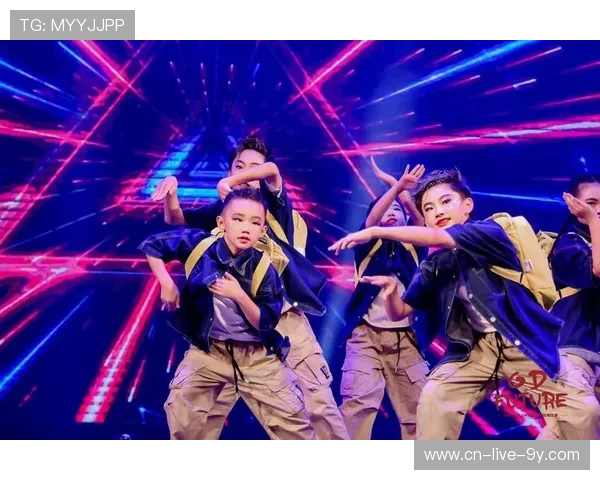 深圳街舞队防反战术解析:如何在街舞竞技中掌控节奏与对抗技巧 深圳街舞队防反战术解析:如何在街舞竞技中掌控节奏与对抗技巧