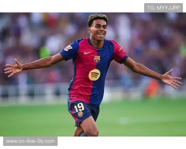 丹尼斯·博格坎普:从足球天才到传奇人物的非凡旅程 丹尼斯·博格坎普:从足球天才到传奇人物的非凡旅程