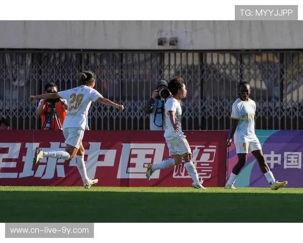 湘超足球崛起之路:探索地方联赛发展与未来潜力 湘超足球崛起之路:探索地方联赛发展与未来潜力