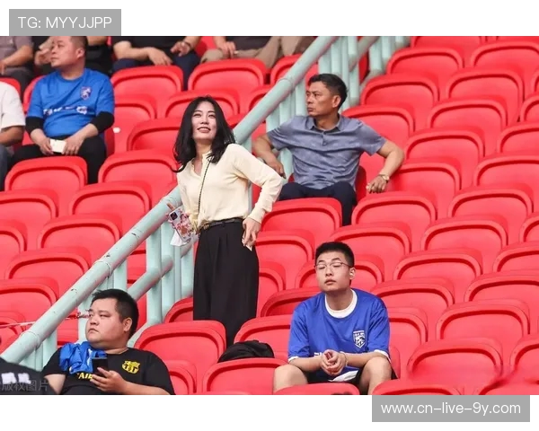 东京绿茵迎战冈山绿雉激烈对决引发球迷热情期待