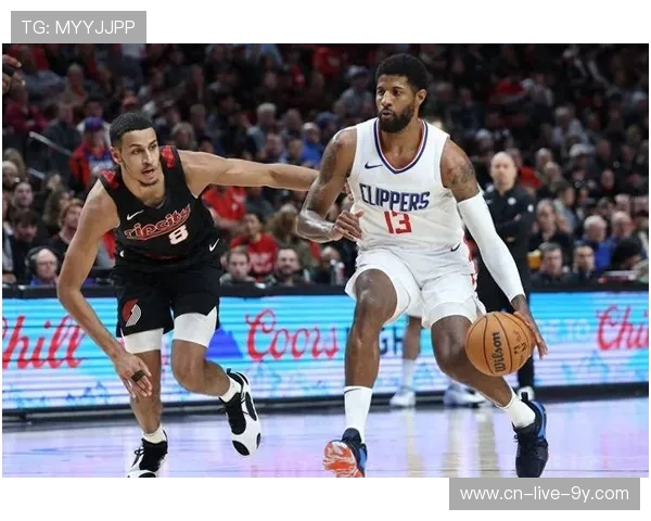 洛杉矶快船与费城76人激战正酣谁能在NBA赛场上笑到最后